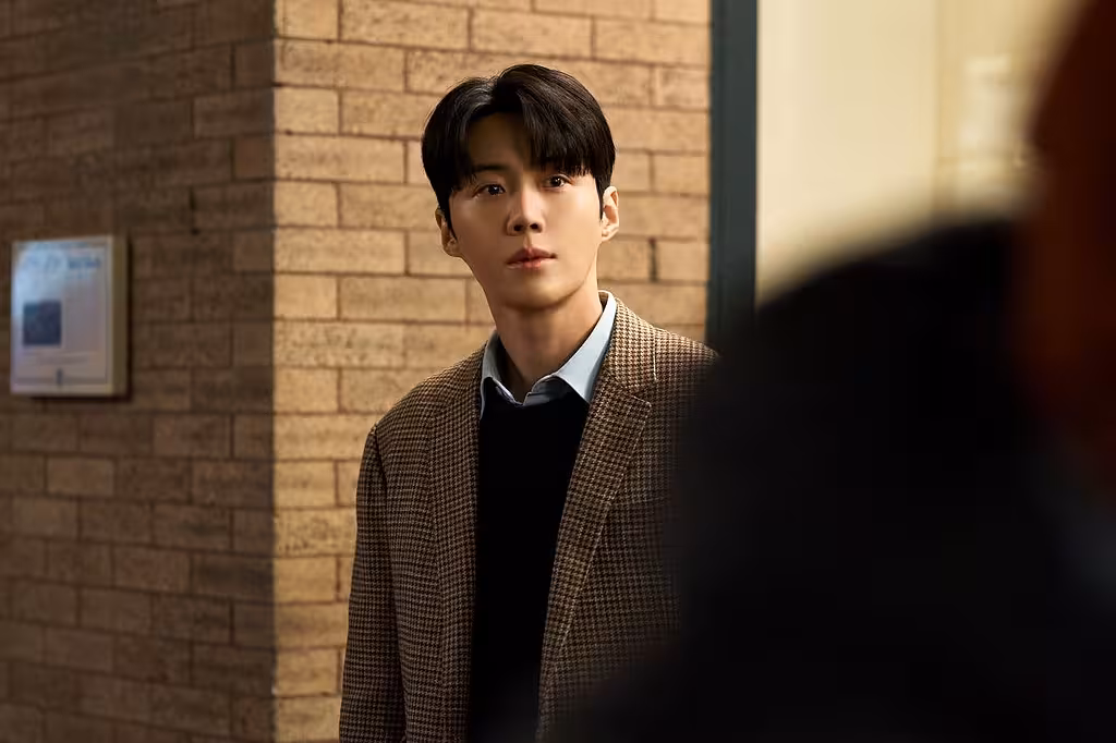 Can This Love Be Translated? Kim Seon-ho as Joo Ho-jin in Can This Love Be Translated? Cr. No Ju-han/Netflix © 2026